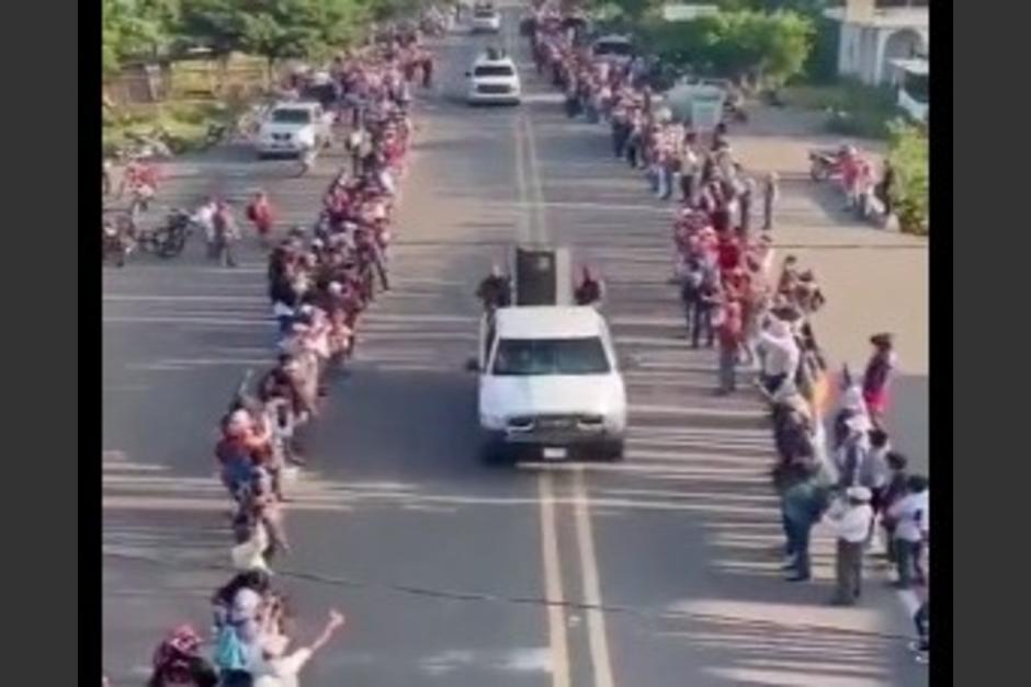 El pasado fin de semana, integrantes del cartel de Sinaloa protagonizaron un multitudinario desfile en Chiapas. (Foto: captura de pantalla)