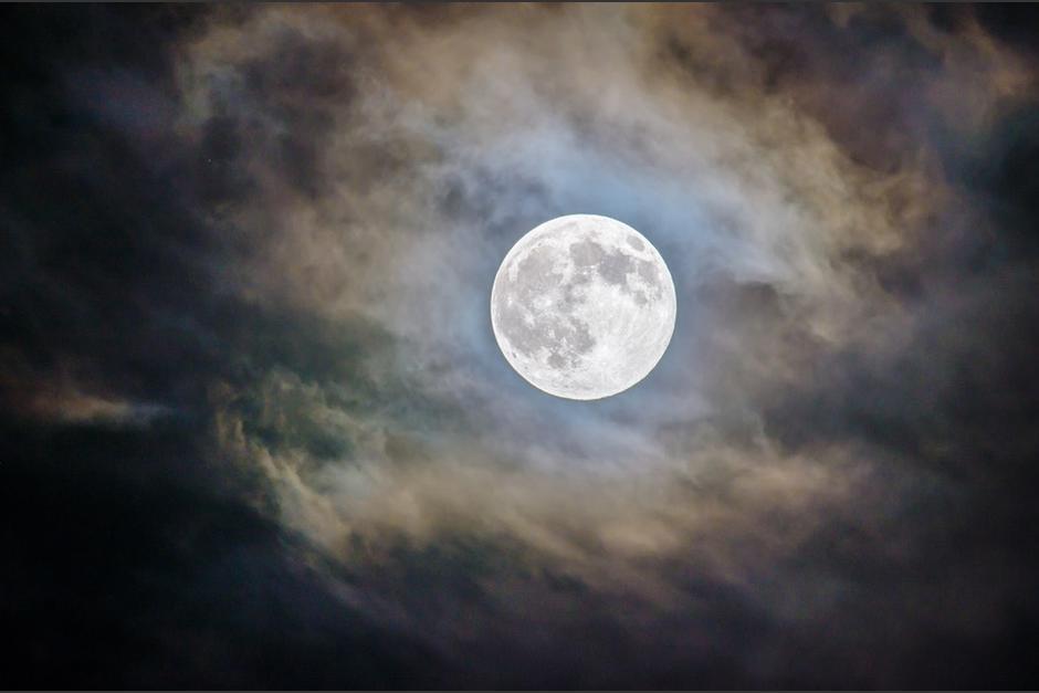 Durante el mes de enero se podrá observar a la luna en sus distintas fases. (Foto: Montevideo)&nbsp;