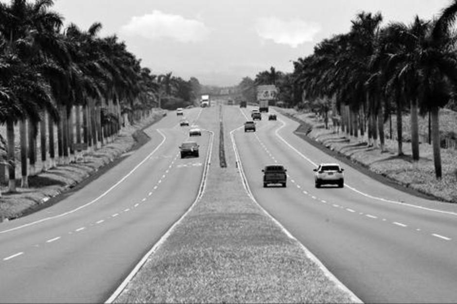 Durante la noche del jueves 4 de enero, un hombre murió brutalmente atropellado cuando quería cruzarse la carretera en la Autopista Palín-Escuintla. (Foto: Archivo/Soy502)&nbsp;&nbsp;