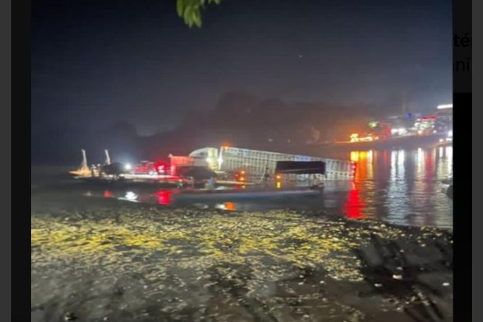 Un nuevo video salió a la luz y mostró el hundimiento de un ferry en Petén. (Foto: X/Edvin Sinturion)&nbsp;