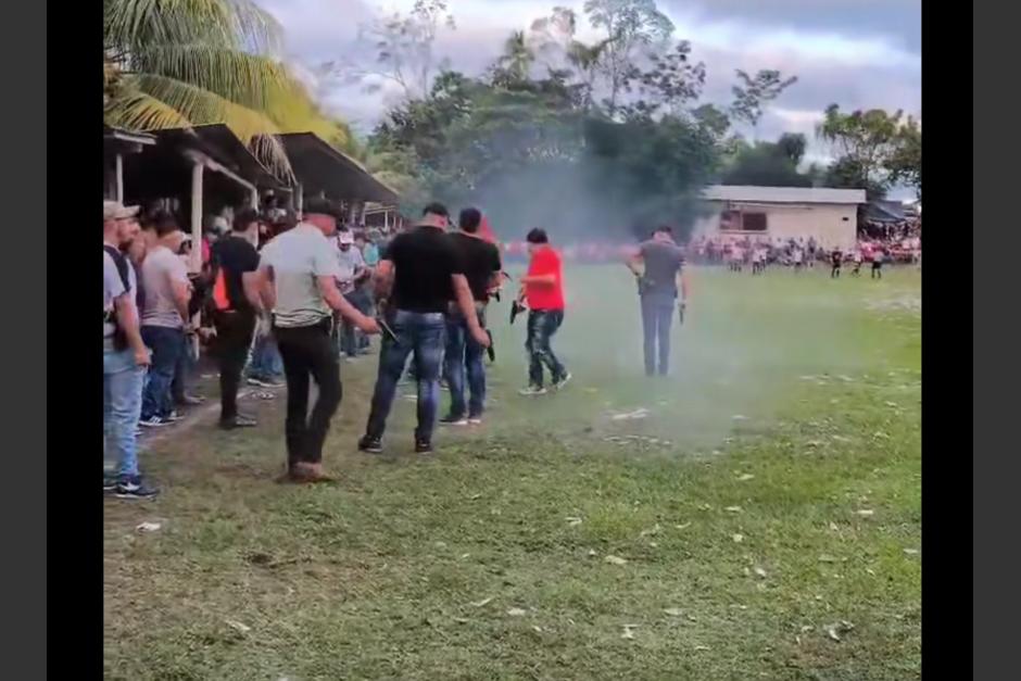 En video quedó captado el gol en un partido de fútbol que provocó intensa celebración con balazos en Izabal. (Foto: captura de pantalla)&nbsp;