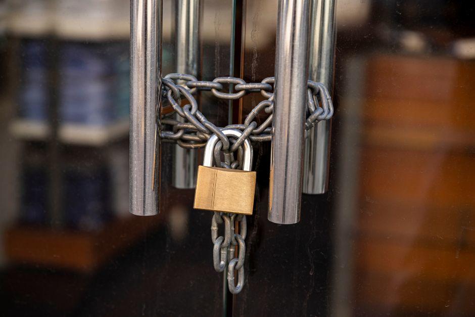 Varios diputados quedaron atrapados en un pasillo del Congreso de la Rep&uacute;blica y uno present&oacute; una exhibici&oacute;n personal para buscarse a s&iacute; mismo. (Foto ilustrativa: Shutterstock)