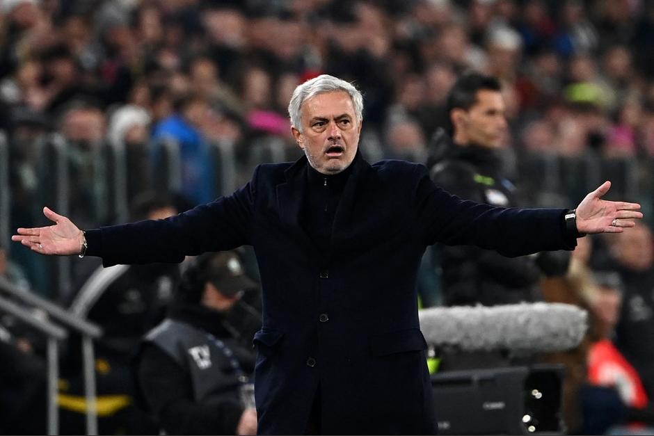 El portugués José Mourinho dirigió en 138 ocasiones a la Roma de Italia. (Foto: AFP)
