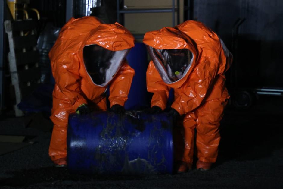 Los Bomberos Voluntarios tuvieron que utilizar un traje especial para cubrir una emergencia. (Foto: Bomberos Voluntarios)