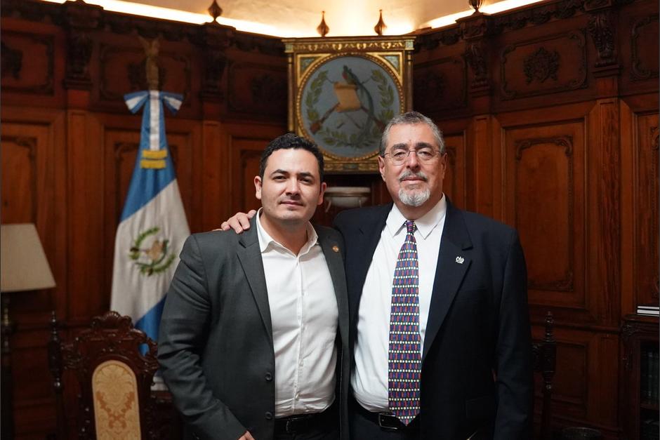 El presidente Bernardo Ar&eacute;valo recibi&oacute; la visita de Samuel P&eacute;rez en su despacho. (Foto: RRSS)