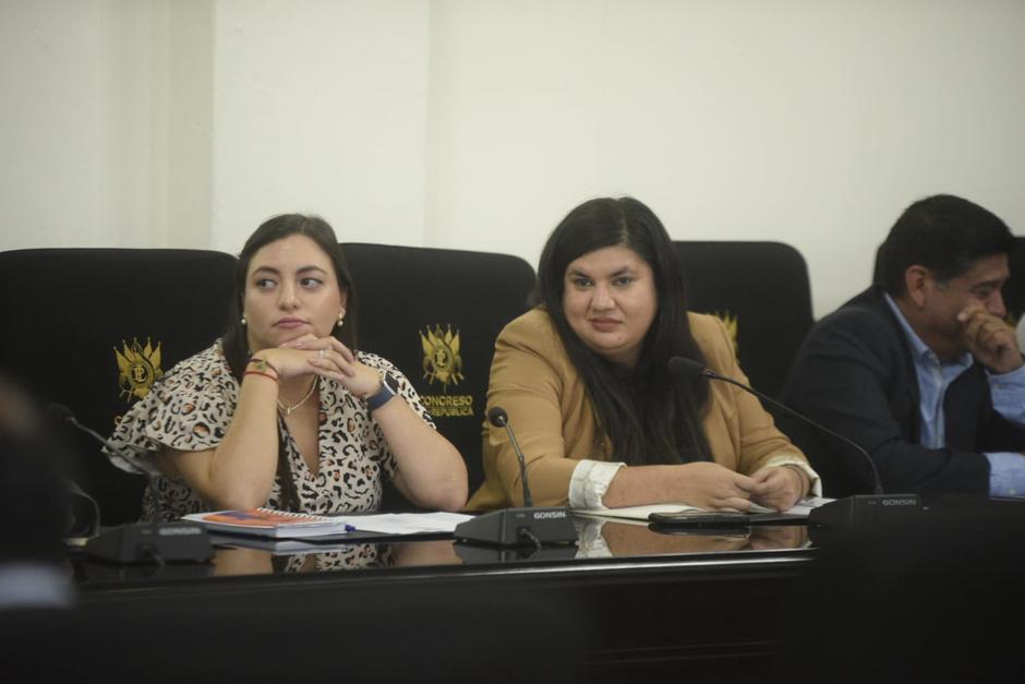 Las diputadas Andrea Villagrán y Andrea Reyes respondieron las críticas de Álvaro Arzú. (Foto: Wilder López/Soy502)