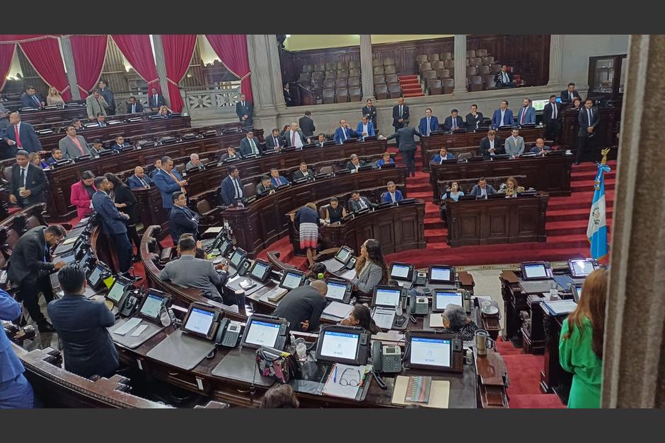 Diputados opositores a Semilla salieron del hemiciclo para evitar votaci&oacute;n que le permitir&iacute;a a ese grupo volver a ser bancada. (Foto: Karla Guti&eacute;rrez/Soy502)