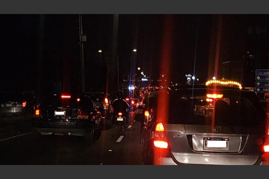 Conductores reportaron tránsito imposible en Carretera a El Salvador, en esta mañana de viernes 26 de enero. (Foto: Emilio Dávila/Soy502)&nbsp;