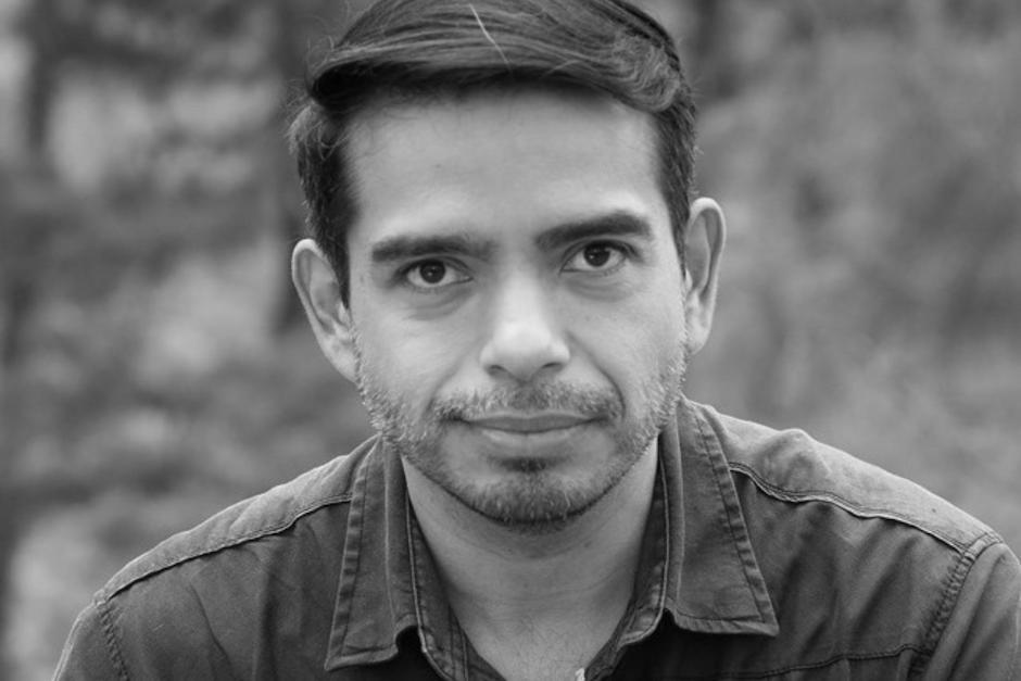 Familia, amigos y personas cercanas honraron la memoria del comunicador Ronaldo Robles, tras un a&ntilde;o de su tr&aacute;gico fallecimiento. (Foto: Archivo/Soy502)