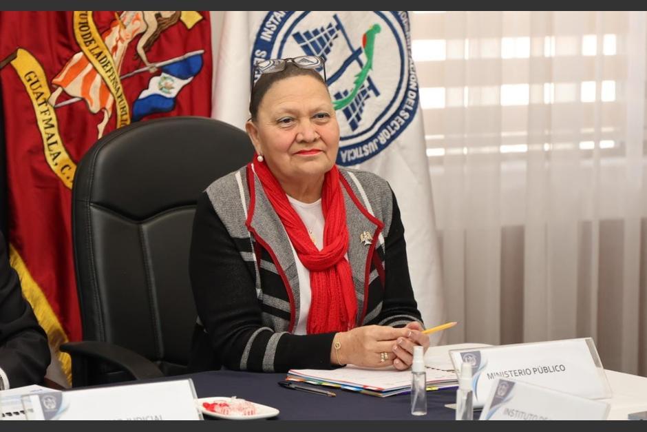 Consuelo Porras, fiscal general, invitó al presidente a una reunión, pero el mandatario ya declinó. (Foto: MP)
