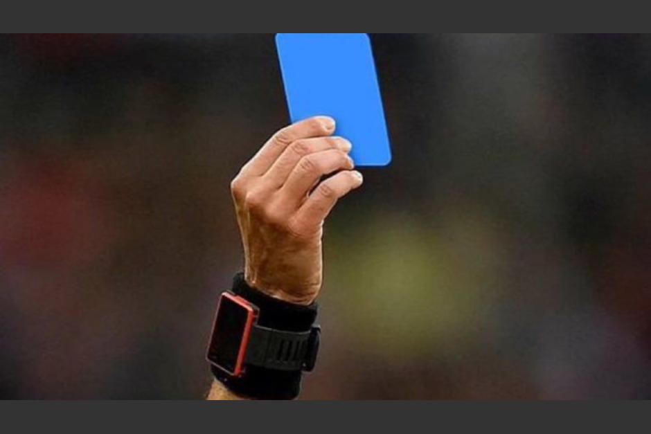 La tarjeta azul será implementada en el futbol. (Foto: captura de pantalla/X)
