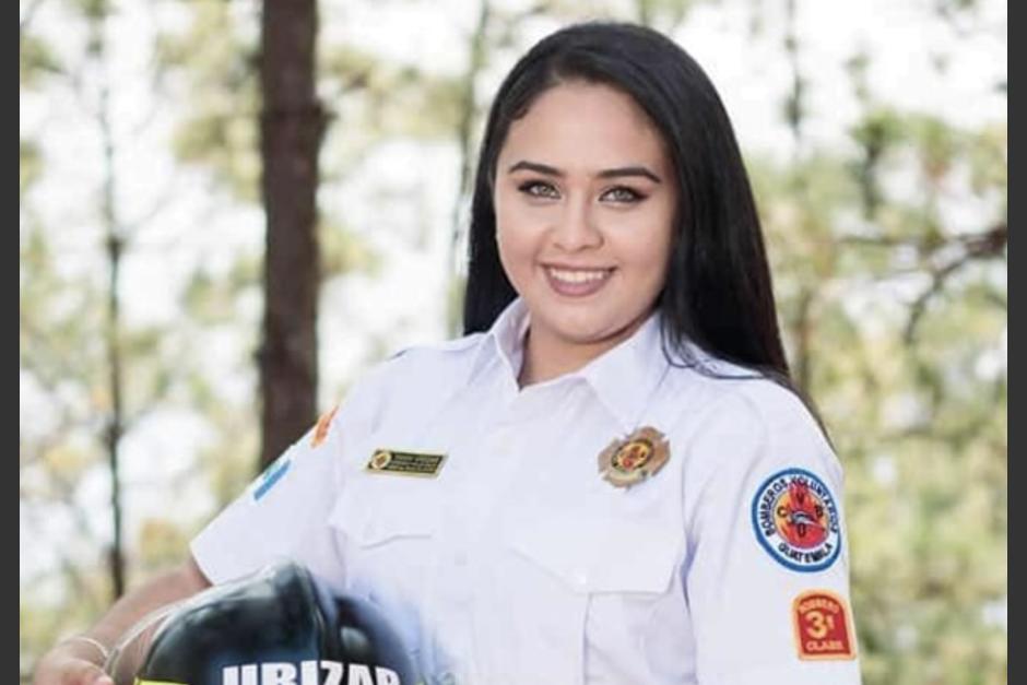 Tania es bombera y ahora sorprende con su faceta como actriz en un video musical. (Foto: redes sociales)