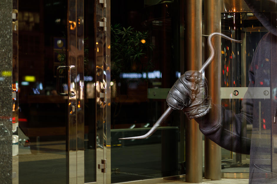 Una c&aacute;mara de seguridad grab&oacute; el momento en que se produjo un intento de asalto en un bingo en la avenida Reforma, zona 9 capitalina. (Foto ilustrativa: Google Maps)