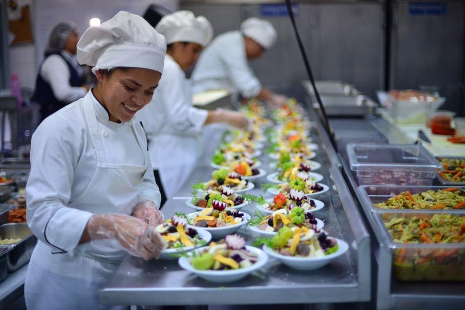 La industria conocida como Foodservice concentra al 50% de trabajadores en el pa&iacute;s y genera aproximadamente el 40% del PIB. (Foto: Archivo/Soy502)