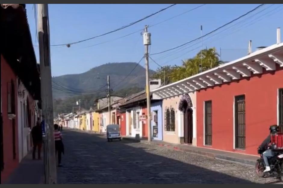 Un video que muestra a Antigua Guatemala con baja afluencia de personas se hizo viral en redes sociales. (Foto: captura de video)