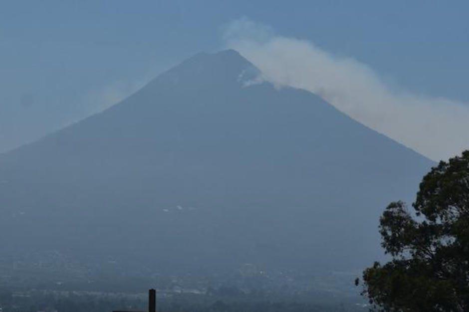 Las luces en el cielo sorprendieron a muchos. (Foto: Soy502)