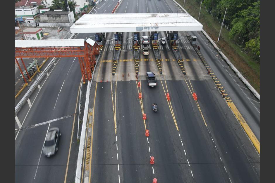 Empresa encargada de demoler las garitas del peaje en la autopista Pal&iacute;n-Escuintla fue denunciada por incumplimiento de contrato. (Foto: Archivo/Soy502).
