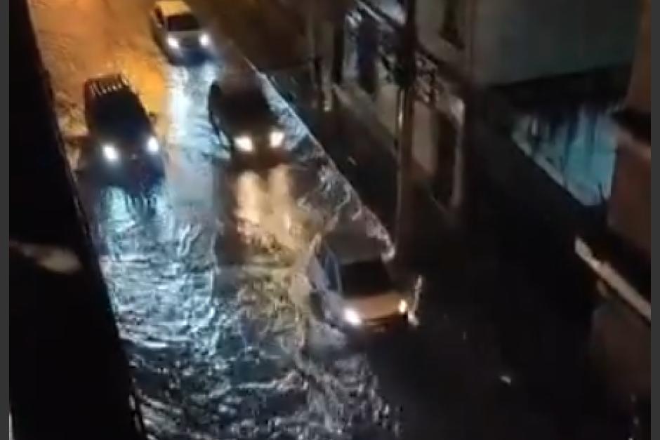 Las inundaciones afectaron varias partes de la Ciudad de Guatemala. (Foto: captura de video)