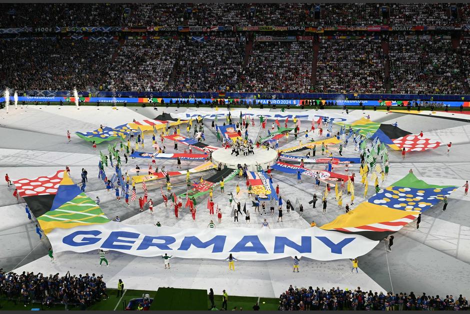 El Allianz Arena de Múnich vistió sus mejores galas para la ceremonia de apertura. (Foto: AFP)
