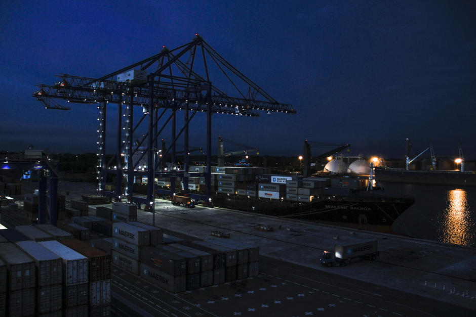 La concesión de 25 años con TCQ, ahora APM Terminals se firmó el 11 de julio de 2012, durante la administración de Otto Pérez Molina. (Foto: APM Terminals)