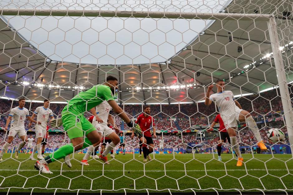 Georgia y Chequia protagonizaron un intenso partido por el Grupo F en la Euro 2024. (Foto: AFP)