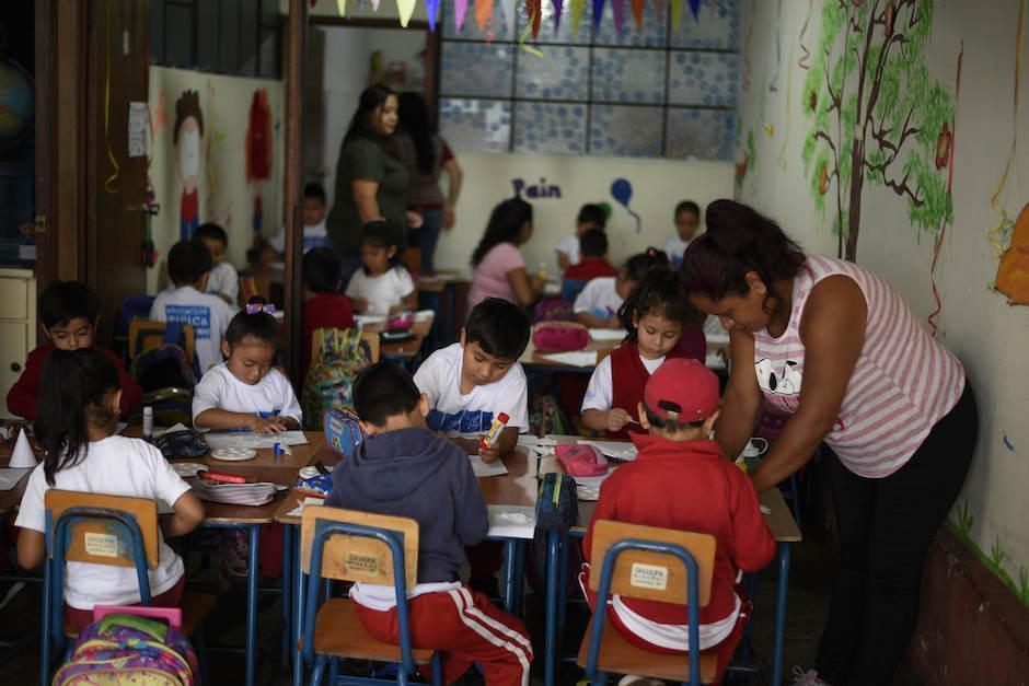 El Mineduc abrió convocatoria para quienes quieran formar parte de su banco de datos de donde serán seleccionados profesionales para plazas temporales 021. (Foto: Archivo/Soy502)