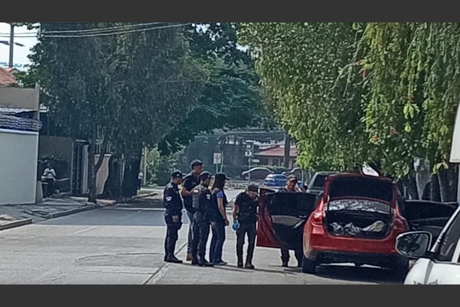 Un hombre fue atacado a balazos en zona 10, durante esta mañana de domingo 12 de mayo. (Foto: Amílcar Montejo)&nbsp;