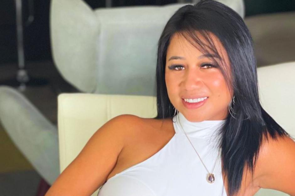 Esme la chapina desnuda