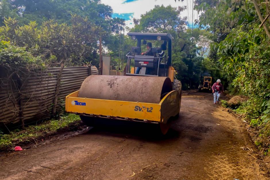 Caminos y el Cuerpo de Ingenieros del Ejército trabajan en las rutas alternas para llegar a Santa María de Jesús. (Foto: CIV)