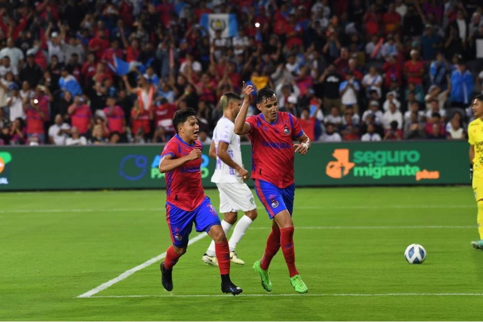 José Martínez decantó el año pasado el clásico disputado en Los Angeles, en favor de los rojos.