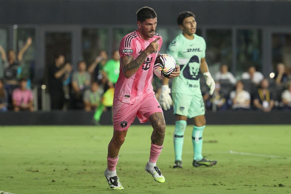 Rodrigo De Paul se estrenó como goleador en las garzas, al marcar el 1-1 parcial del encuentro. (Foto: AFP)