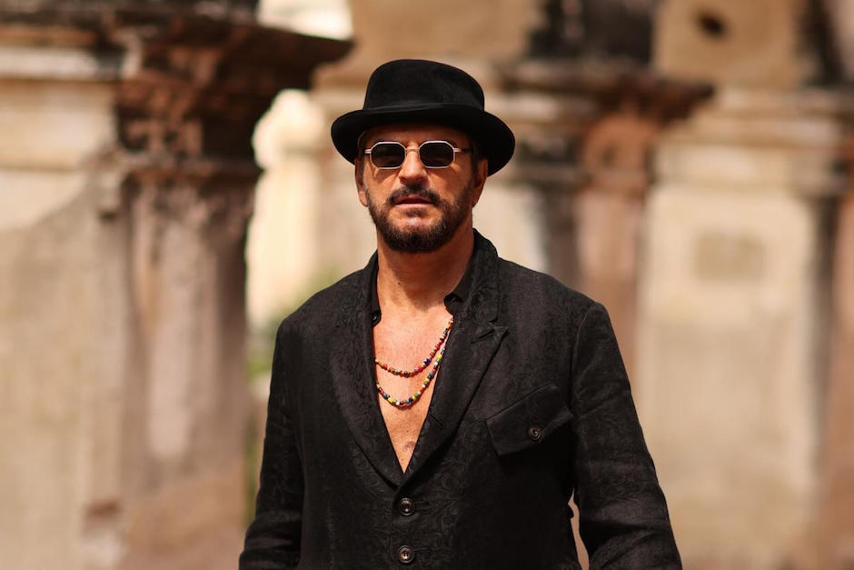 Ricardo Arjona invita a familia a asistir a su show. (Foto: Ricardo Arjona)