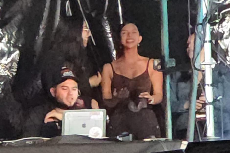 La cantante apoya a su esposo tras bambalinas en Cayalá.&nbsp;(Foto: Oscar Rivas/colaborador)