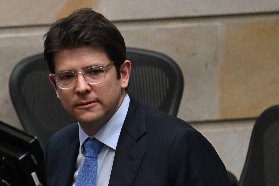 Hace dos meses, Miguel Uribe Turbay sufrió un atentado. Un joven le disparó dos veces en la cabeza. Este lunes 11 de agosto, se reportó su fallecimiento. (Foto: AFP)