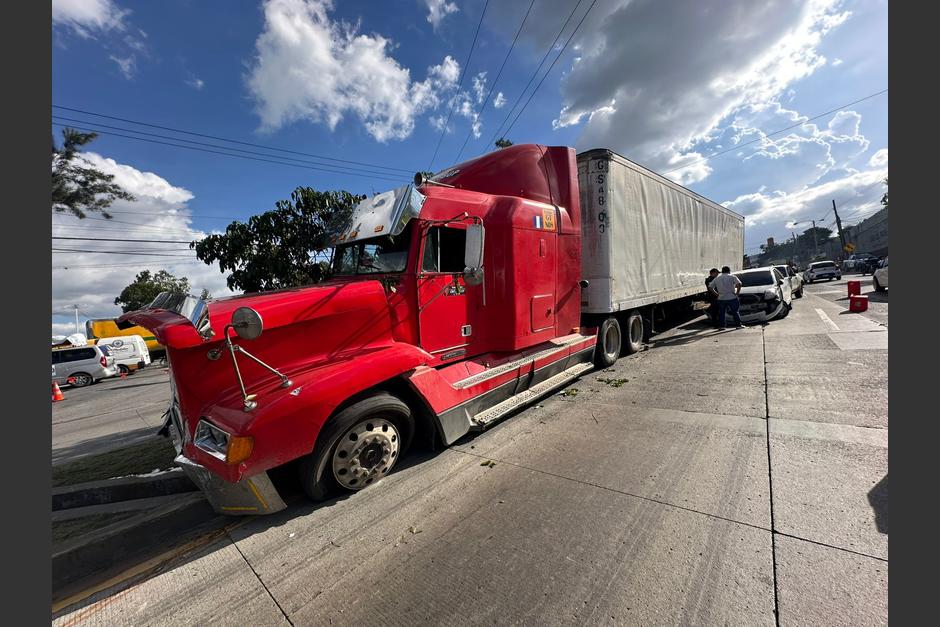 Varios vehículos pesados y livianos estuvieron involucrados en un accidente en la ruta al Atlántico. (Foto: Óscar Rivas / Nuestro Diario)