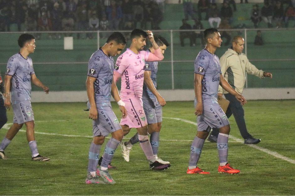 Los coloniales terminaron molestos al caer en casa y no poder sumar los tres puntos en la fecha 3 del torneo. (Foto: Renato Melgar)
