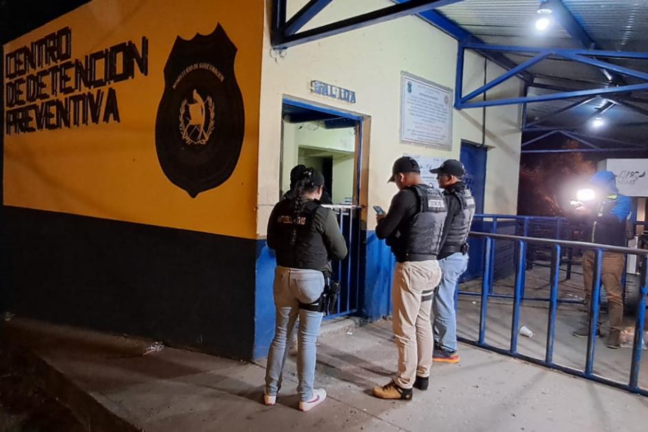 De los once guardias liberados, dos presentaban lesiones visibles en el rostro, la espalda y otras partes del cuerpo.&nbsp;(Foto: José Luis Pos/Nuestro Diario)
