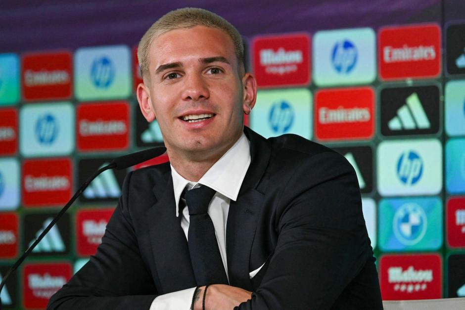 Para el jugador el mejor de los tiempos es Messi. (Foto: AFP)