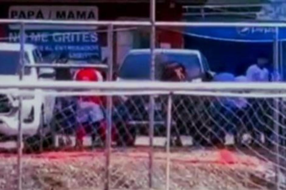 Según relató, su reacción no estuvo relacionada con el resultado del encuentro, que finalizó 4-1, como afirmaron algunos medios locales de Cobán, sino con una serie de hechos previos. (Imagen: captura de pantalla)