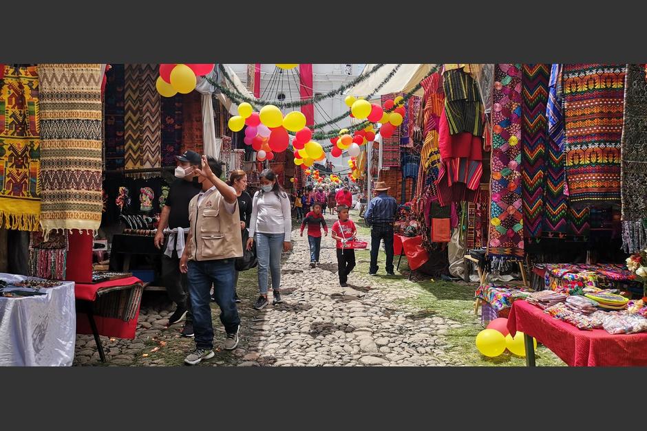 El mercado de artesanías está abierto los jueves y domingos y ofrecen variedad de productos.&nbsp;&nbsp;(Foto: Servando Conoz, Colaborador)