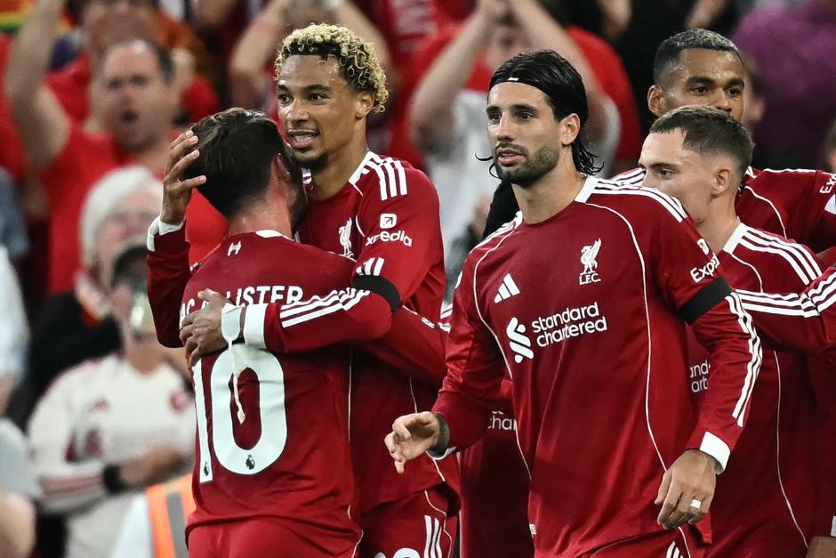Los reds arrancaron con victoria la defensa de su título en la Premier League. (Foto: AFP)