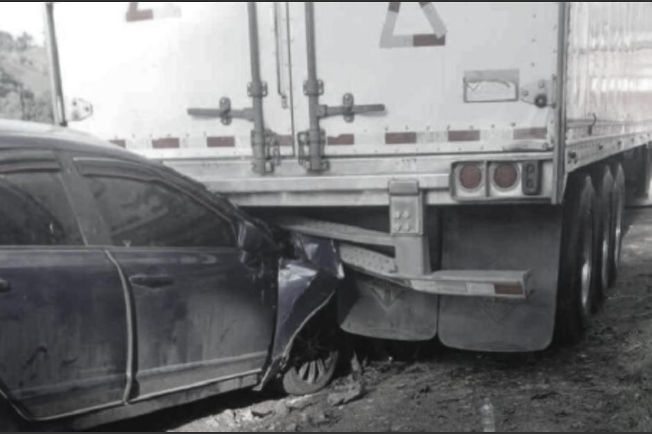 Una familia iba de paseo cuando ocurrió la tragedia. (Foto: Bomberos Voluntarios Departamentales)