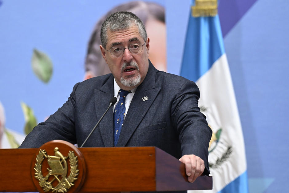 El mandatario confirmó que la ley no entra en conflicto con el caracter laico del Estado. (Foto: SCSP / Soy502)