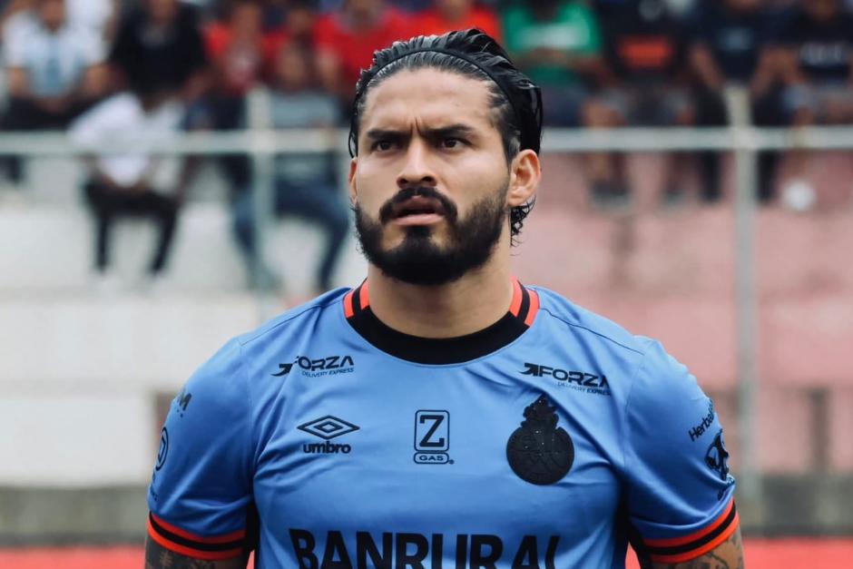 El "Chava" Estrada fue víctima de un hurto y los responsables serían dos policías. (Foto: FB/Carlos "Chava" Estrada)