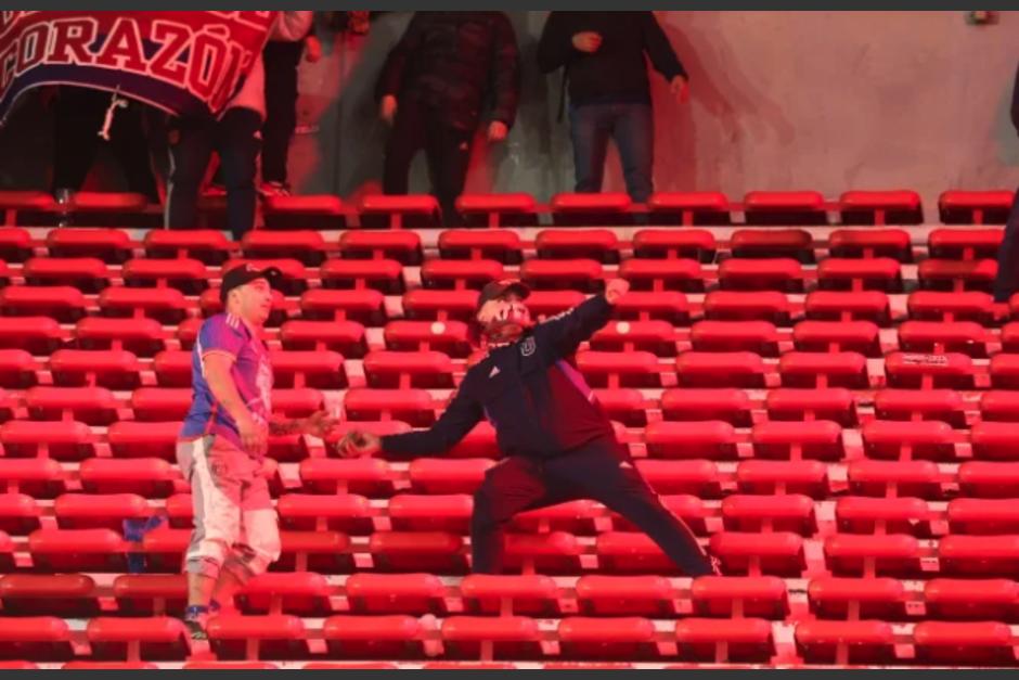 Varias personas resultaron con heridas de arma blanca. (Foto: AFP)