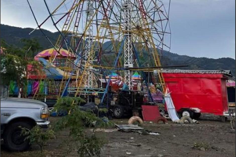 Los fuertes vientos derribaron varios juegos mecánicos. (Foto: Nuestro Diario)