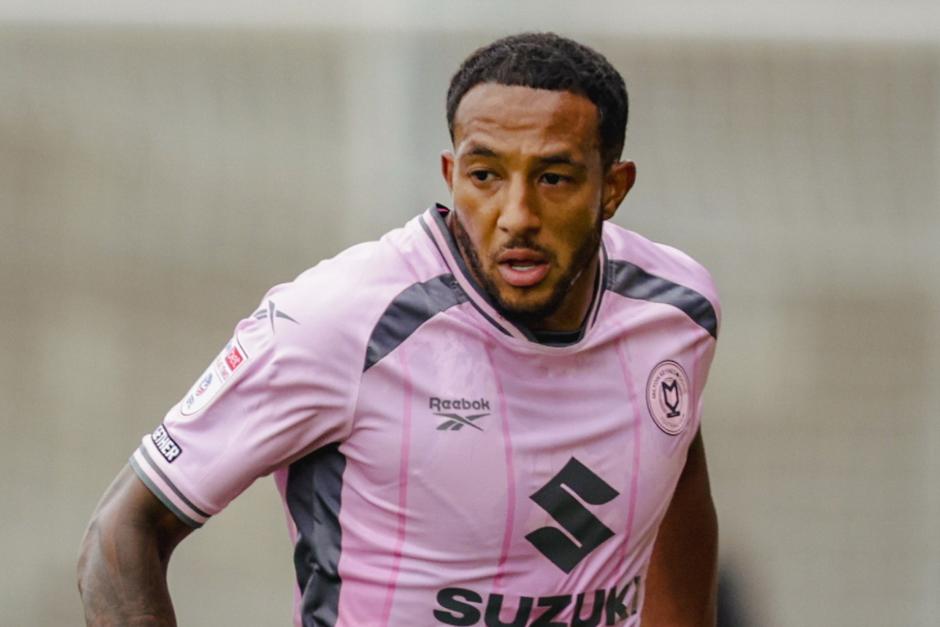 Nathaniel Mendez-Laing suma un gol y una asistencia en 5 partidos con su equipo. (Milton Keynes Dons)