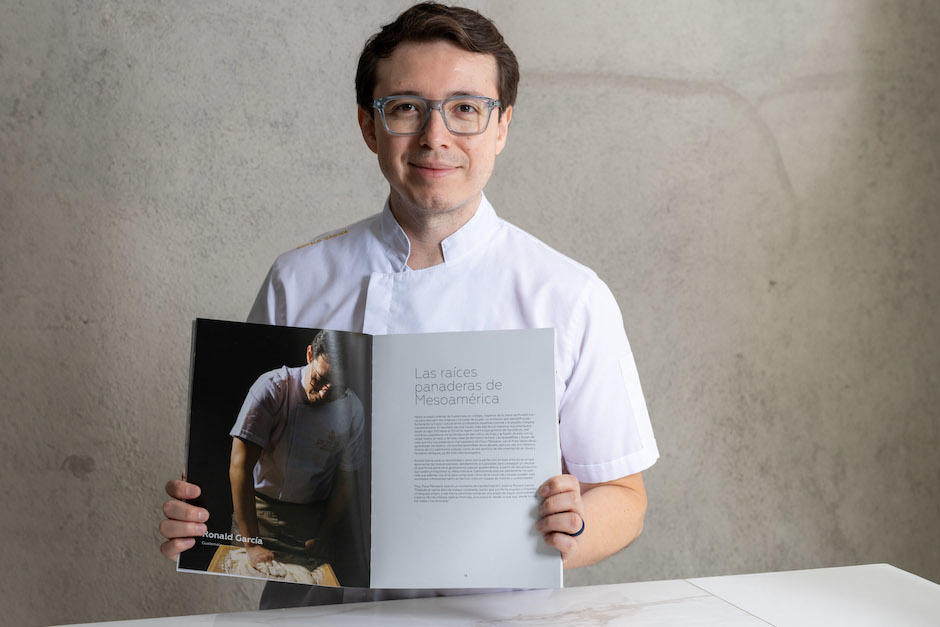 El chef guatemalteco Ronald García muestra la panadería tradicional del país en importante revista especializada de España. (Foto: Luis Alberto López)