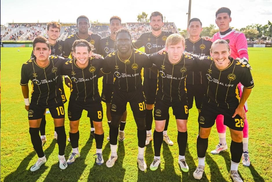 El seleccionado guatemalteco Rubio Rubín en el once titular del Charleston Battery. (Foto: Charleston Battery)