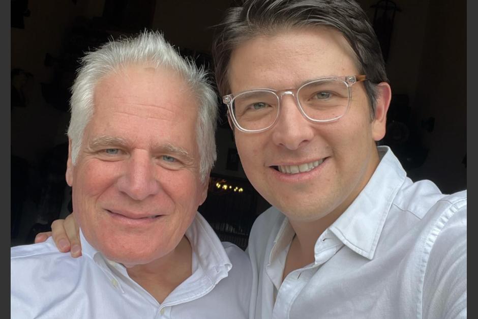 El padre del precandidato colombiano ocupará su lugar. (Foto: Instagram)